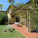 Casa Con Piscina Campo Da Tennis Vicino Al Mare E Alle Cinque Terre アパート *