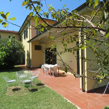 Casa Con Piscina Campo Da Tennis Vicino Al Mare E Alle Cinque Terre 公寓 *