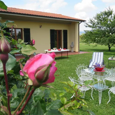 Casa Con Piscina Campo Da Tennis Vicino Al Mare E Alle Cinque Terre * Ameglia